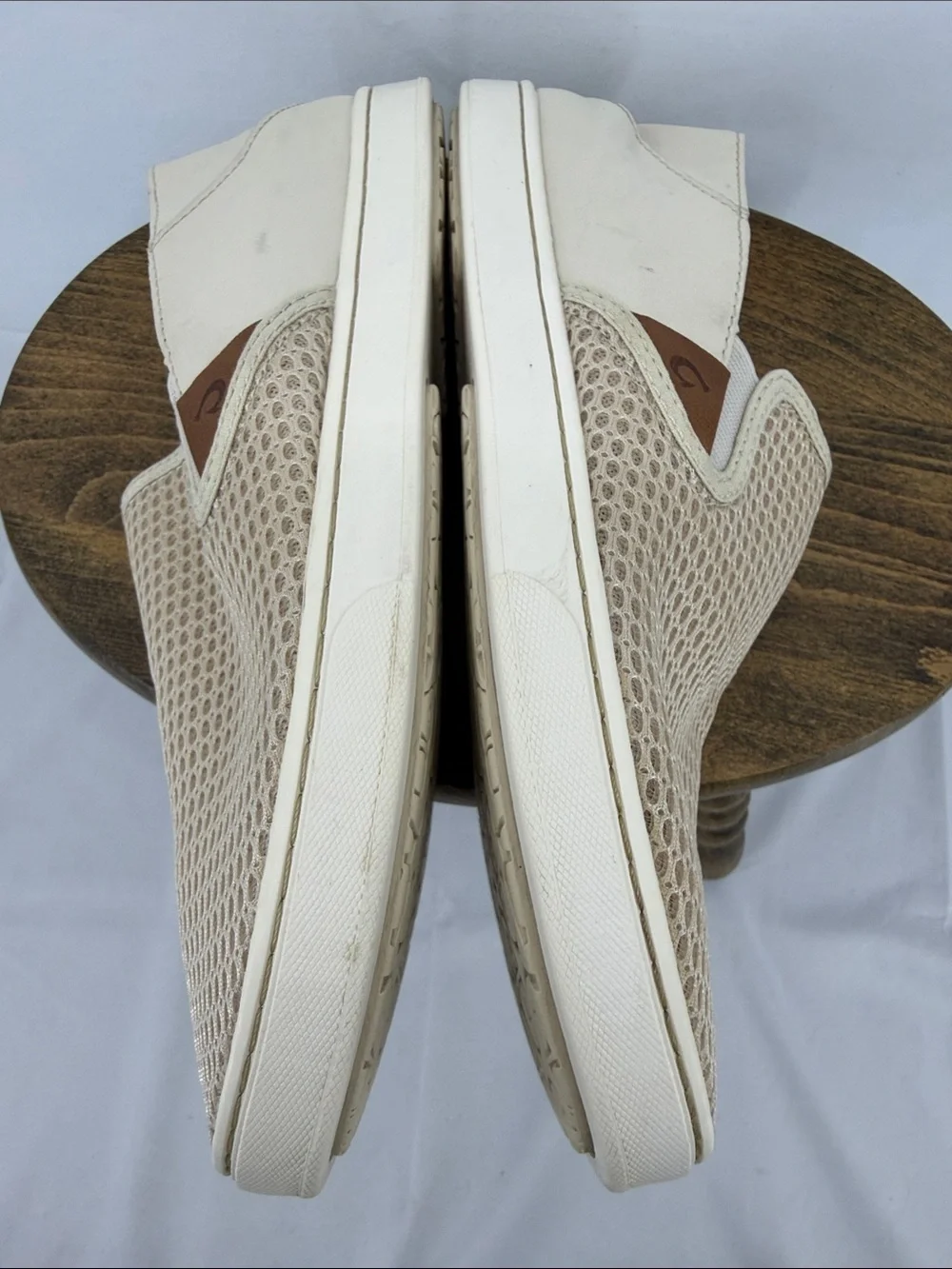 OluKai Womens Pehuea Slip-on Textured Top Slip-on Sneakers in Tapa Beige, sz 9